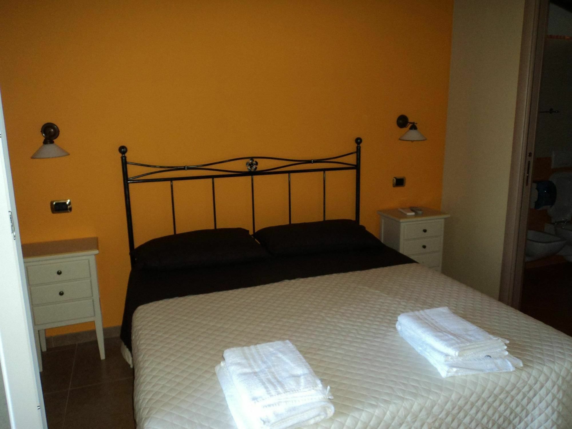 Agriturismo Le Vigne Фермо Екстер'єр фото