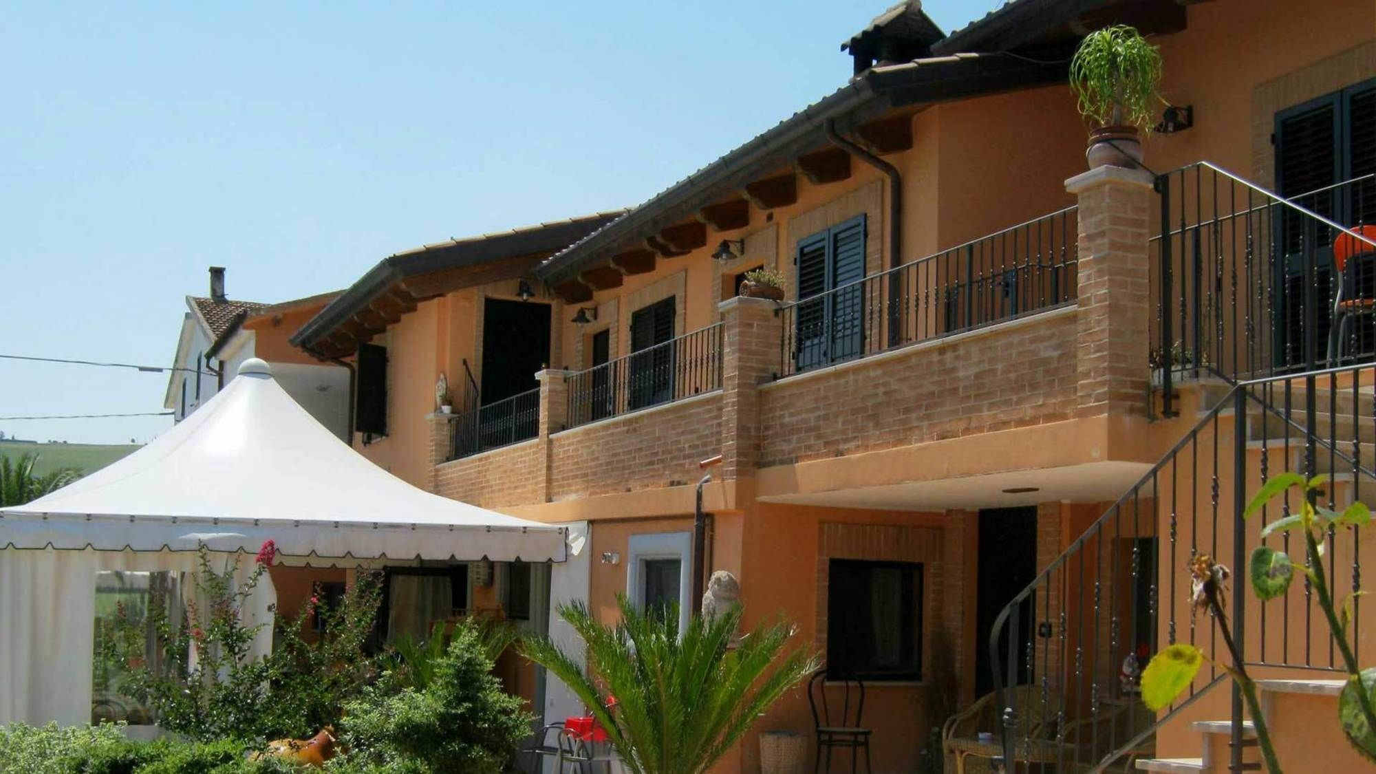 Agriturismo Le Vigne Фермо Екстер'єр фото